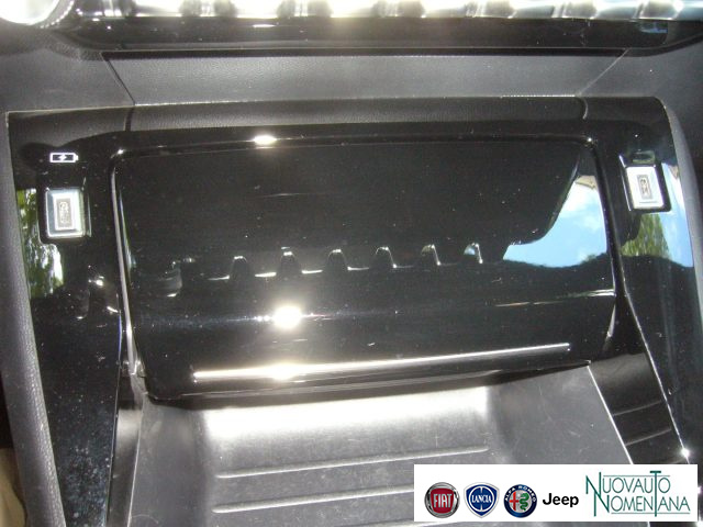 PEUGEOT 2008 usata, con Specchietti laterali elettrici