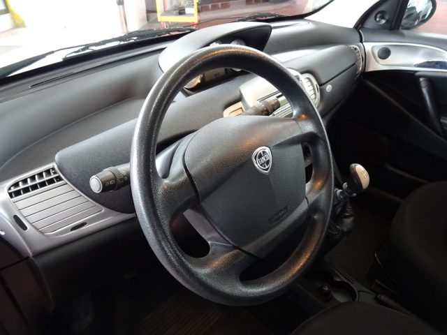 LANCIA Ypsilon usata, con Chiusura centralizzata