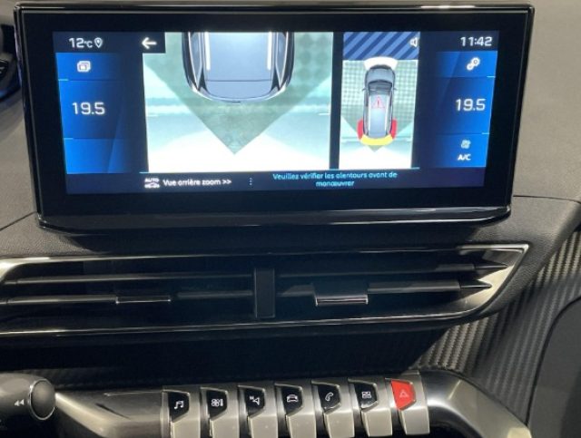 PEUGEOT 5008 usata, con Volante in pelle