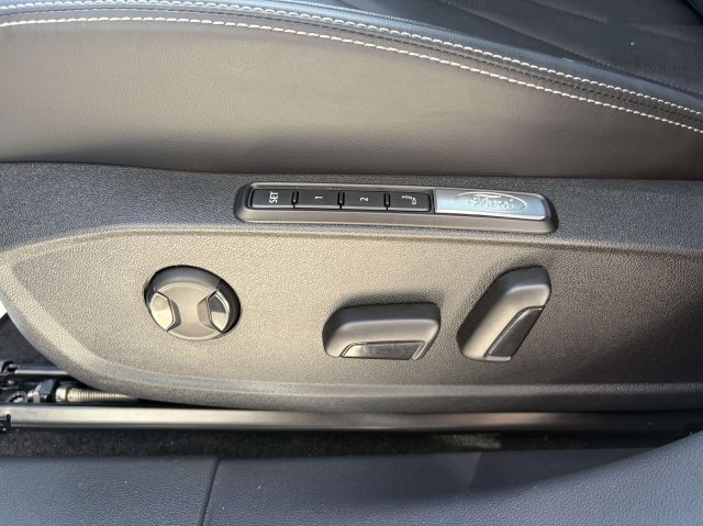 FORD Explorer usata, con Volante multifunzione