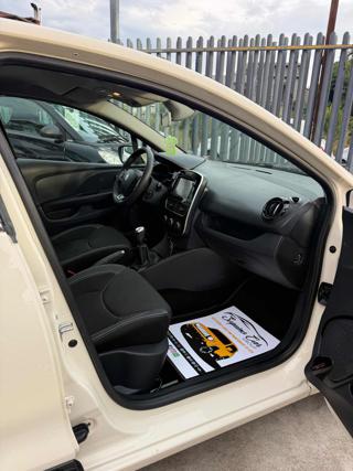 RENAULT Clio usata, con Sedile posteriore sdoppiato