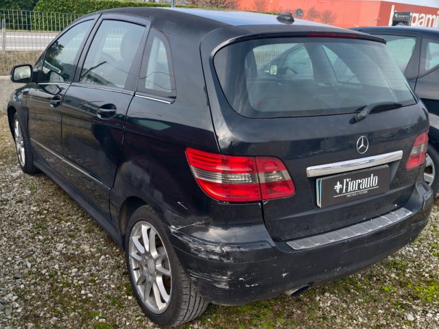 MERCEDES-BENZ B 180 usata, con Chiusura centralizzata