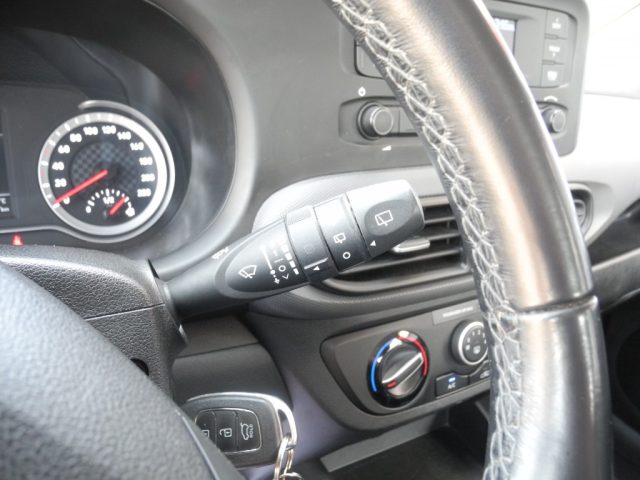 HYUNDAI i10 usata, con Pneumatici estivi