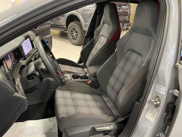 VOLKSWAGEN Golf usata, con Sedili sportivi