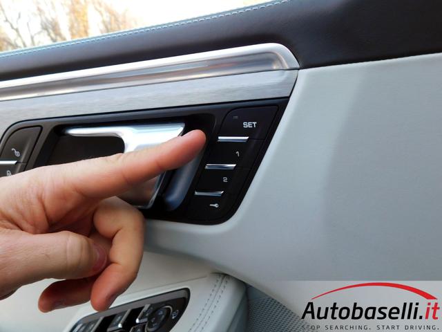 PORSCHE Macan usata, con Luci diurne