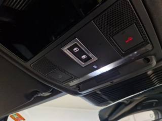 LAND ROVER Discovery Sport usata, con Portellone posteriore elettrico