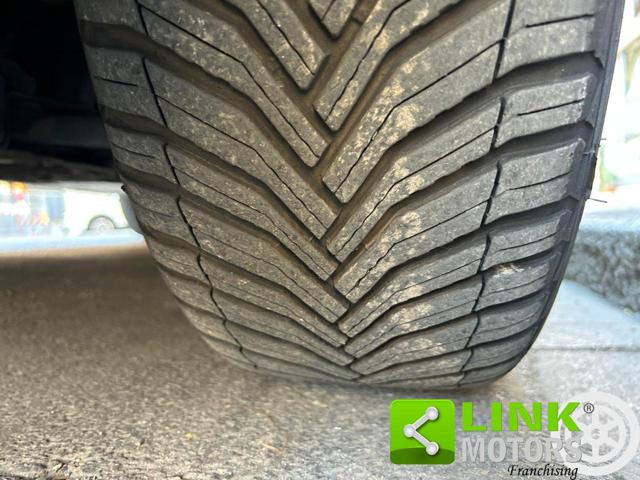 NISSAN Qashqai usata, con Sedile posteriore sdoppiato