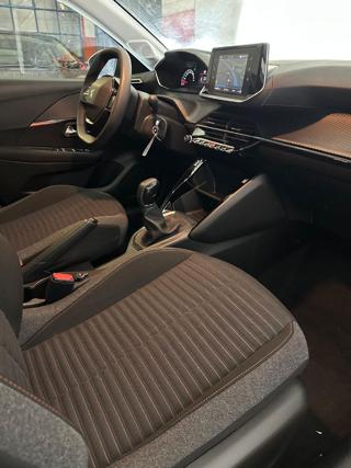 PEUGEOT 208 usata, con Sedile posteriore sdoppiato