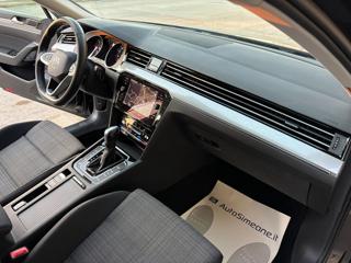 VOLKSWAGEN Passat Variant usata, con Cruise Control