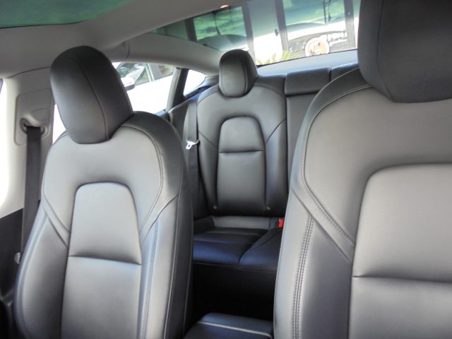 TESLA Model 3 usata, con Specchietti laterali elettrici