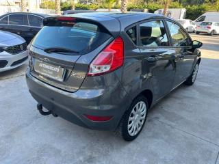 FORD Fiesta usata, con Autoradio