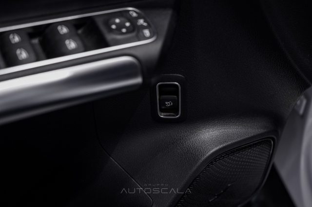 MERCEDES-BENZ GLA 200 usata, con ESP