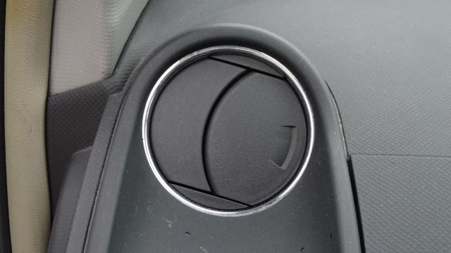 TOYOTA Yaris usata 79