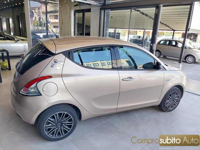 LANCIA Ypsilon usata, con Autoradio
