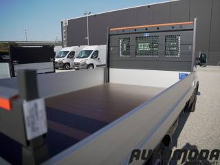 IVECO Daily usata, con Sensori di parcheggio posteriori