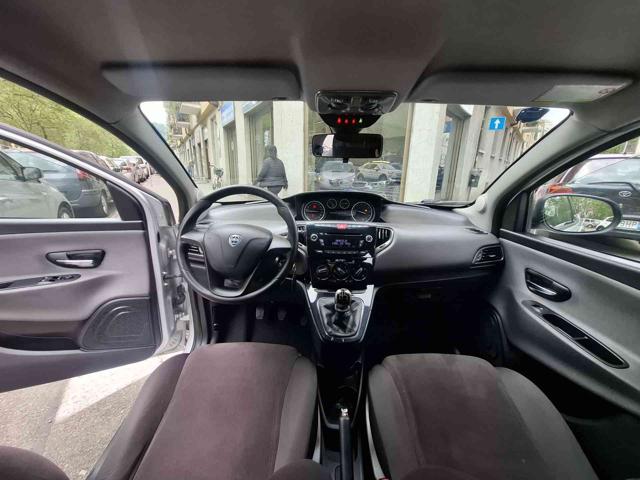 LANCIA Ypsilon usata, con ESP