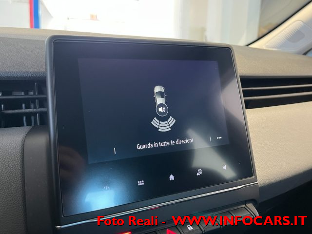 RENAULT Clio usata, con USB