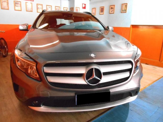 MERCEDES-BENZ GLA 180 usata, con Airbag laterali