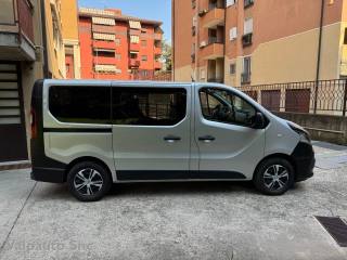 RENAULT Trafic usata, con Sensori di parcheggio posteriori