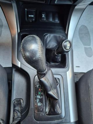 TOYOTA Land Cruiser usata, con Autoradio digitale