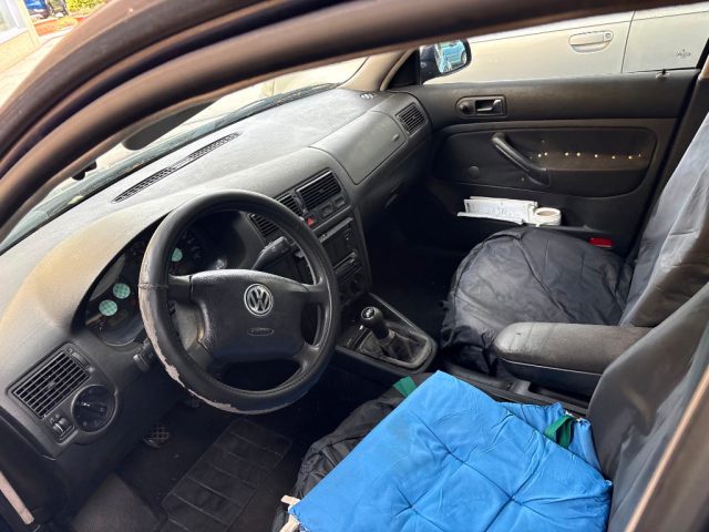 VOLKSWAGEN Golf usata, con Autoradio