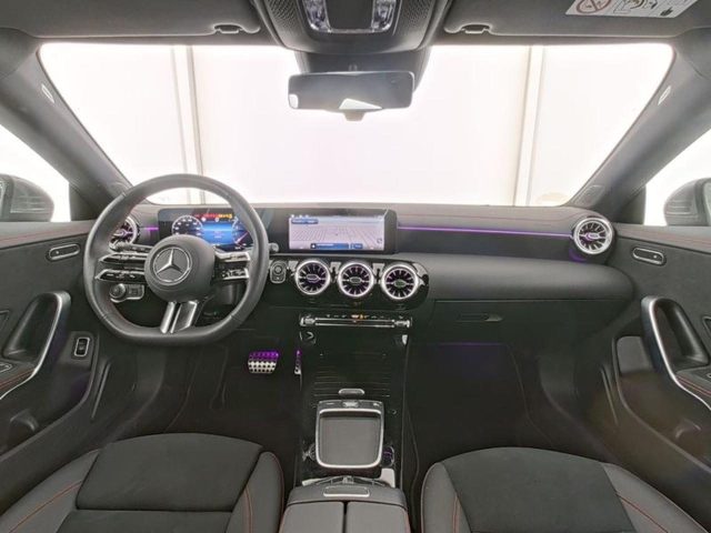MERCEDES-BENZ CLA 180 usata, con Chiusura centralizzata