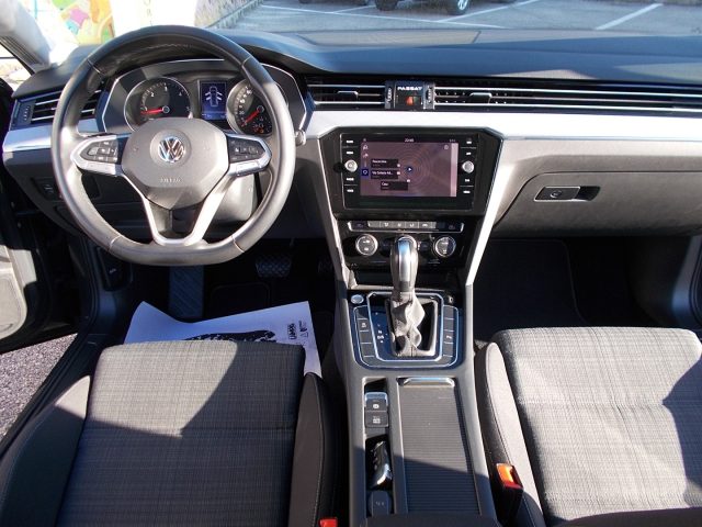 VOLKSWAGEN Passat Variant usata, con Cerchi in lega