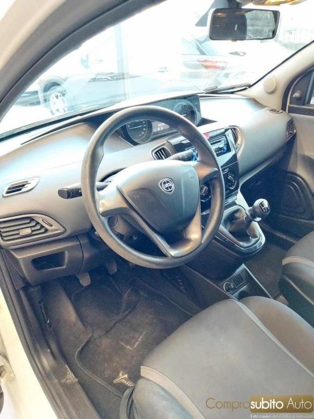 LANCIA Ypsilon usata, con ESP