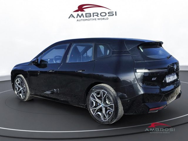 BMW iX usata 3