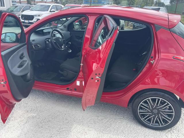 LANCIA Ypsilon usata, con Park Distance Control