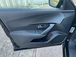 PEUGEOT 2008 usata, con Sensori di parcheggio posteriori