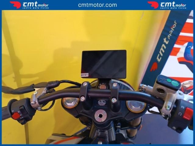 OTHERS-ANDERE OTHERS-ANDERE usata 4