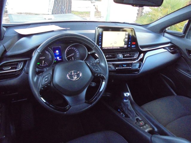 TOYOTA C-HR usata, con Specchietti laterali elettrici