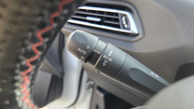 PEUGEOT 308 usata, con Luci diurne LED