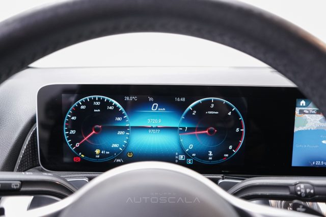 MERCEDES-BENZ GLB 200 usata, con Touch screen