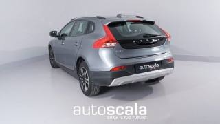 VOLVO V40 Cross Country usata, con Fari LED