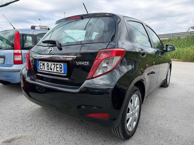 TOYOTA Yaris usata, con Airbag laterali