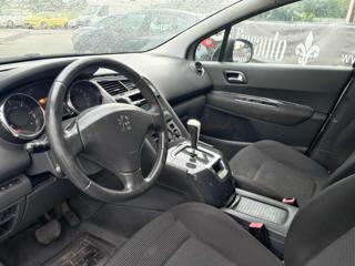PEUGEOT 5008 usata, con Boardcomputer