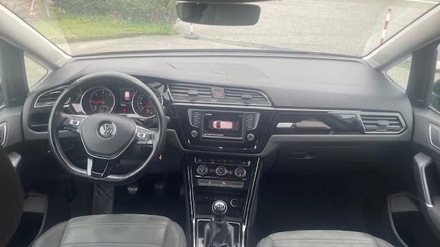 VOLKSWAGEN Touran usata, con Controllo trazione