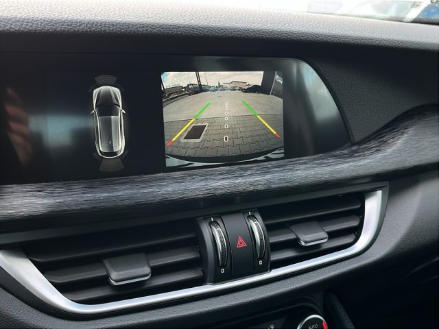 ALFA ROMEO Stelvio usata, con Autoradio digitale