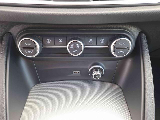 ALFA ROMEO Stelvio usata, con Volante in pelle