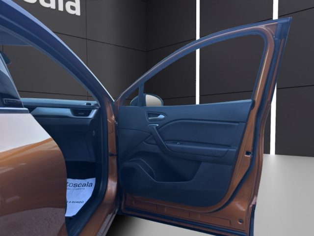 RENAULT Captur usata, con Bracciolo