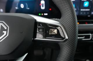 MG HS usata, con Sedile posteriore sdoppiato