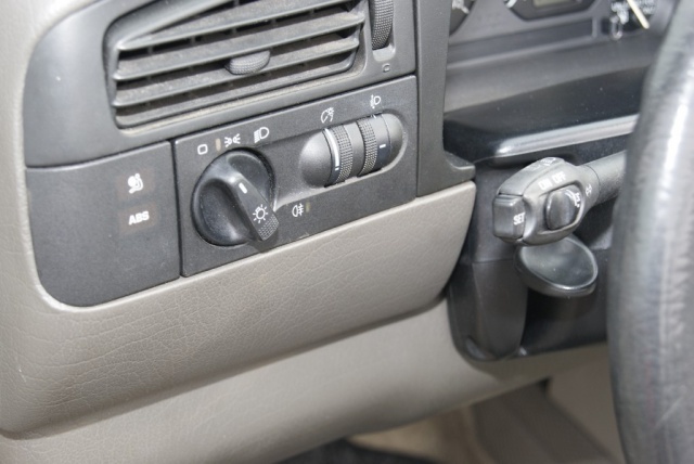 VOLKSWAGEN Golf Cabriolet usata, con Lettore CD