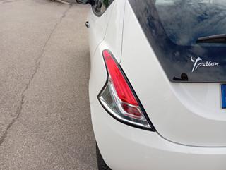 LANCIA Ypsilon usata, con MP3