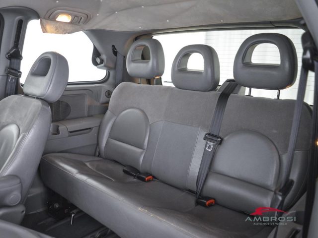 CHRYSLER Voyager usata 10