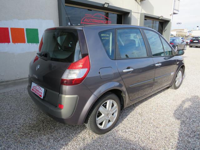 RENAULT Scenic usata, con Chiusura centralizzata