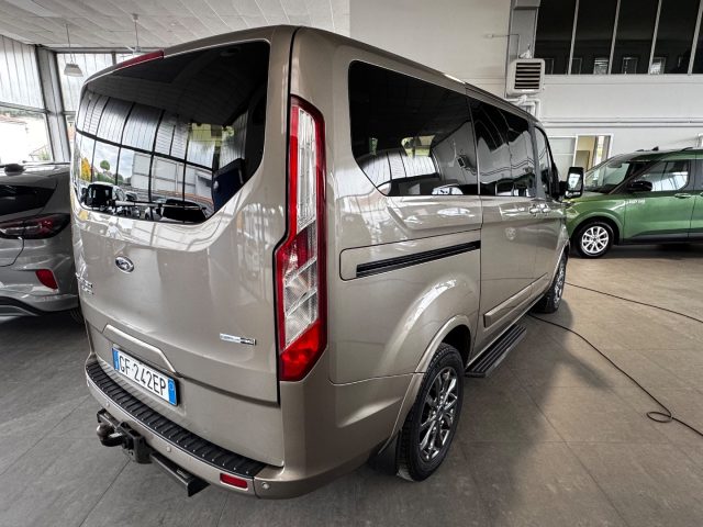 FORD Tourneo Custom usata, con Alzacristalli elettrici