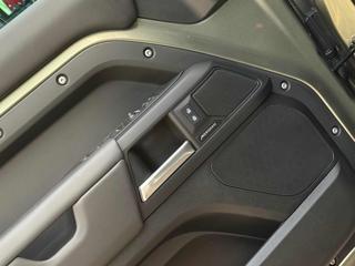 LAND ROVER Defender usata, con Fari LED