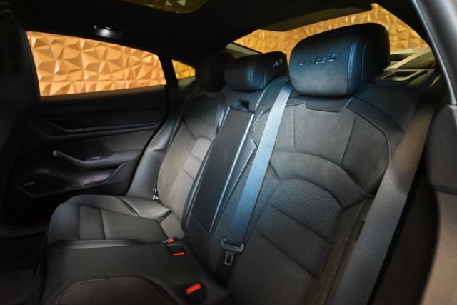 PORSCHE Taycan usata 28